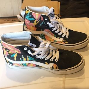 Women’s Vans.